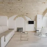 Palazzo Della Tore 001-elegant Historic Escape Daire