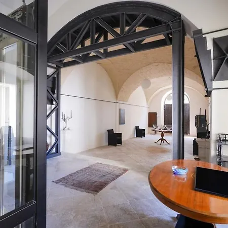 Apartament Palazzo Della Tore 001-elegant Historic Escape *