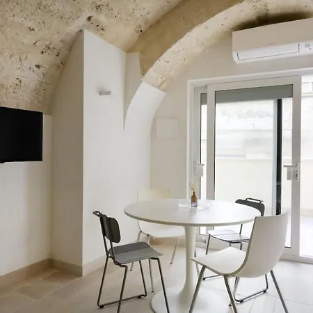 Palazzo Della Tore 001-elegant Historic Escape * Torre A Mare