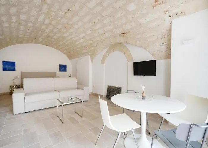 Palazzo Della Tore 001-elegant Historic Escape Torre A Mare